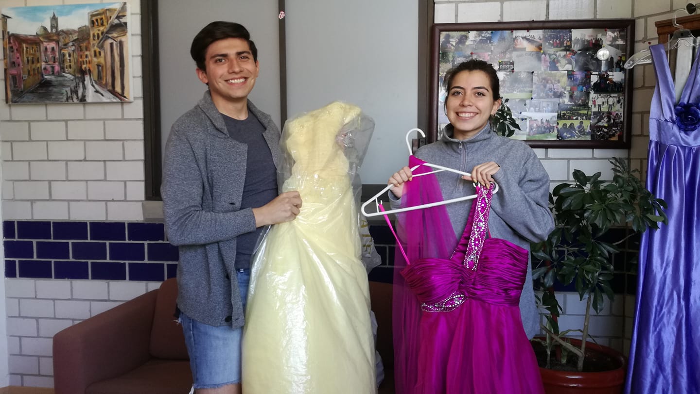 Recolectan vestidos de XV años para Casa Hogar – Contratiempo